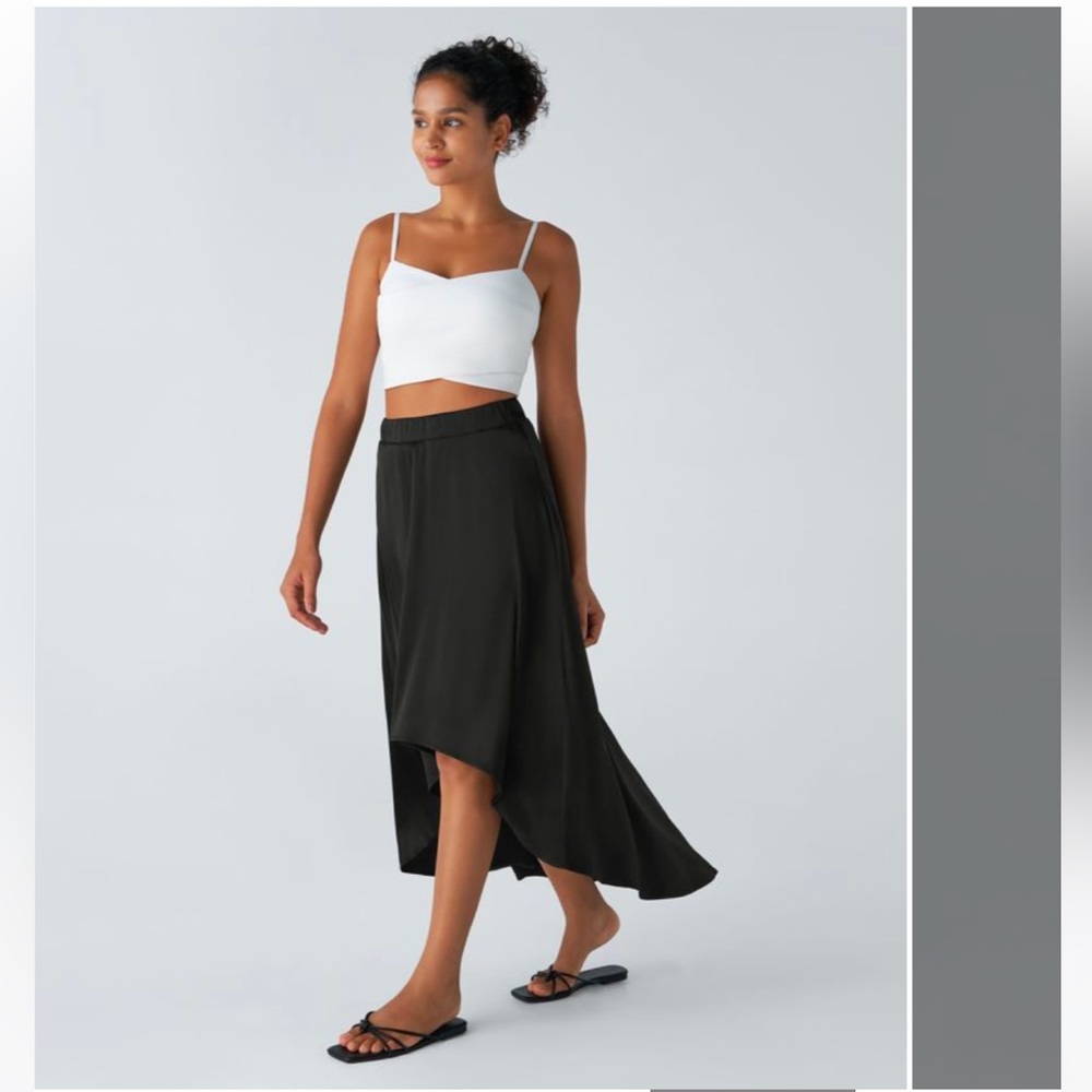 Large Halara High-Waisted High Low Black Maxi 2-in-1 Flowy Flare Skirt Shorts